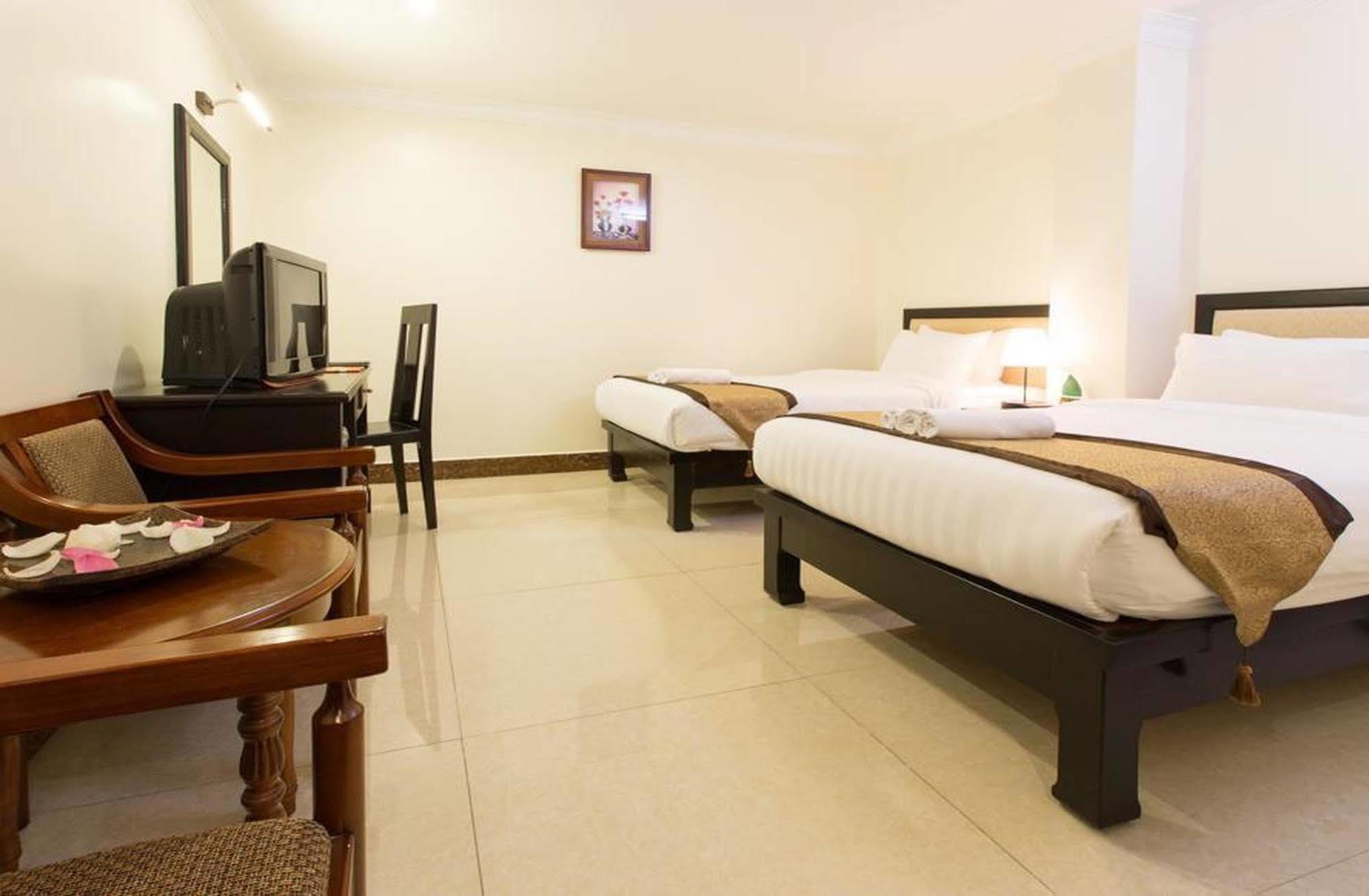 Cardamom Hotel & Apartment Phnompen Kültér fotó