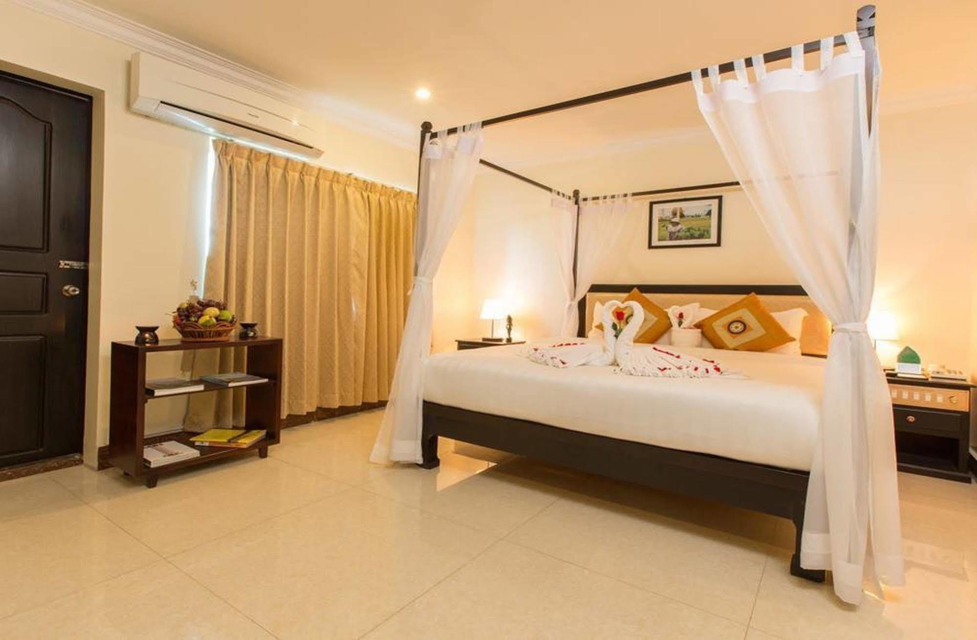 Cardamom Hotel & Apartment Phnompen Kültér fotó