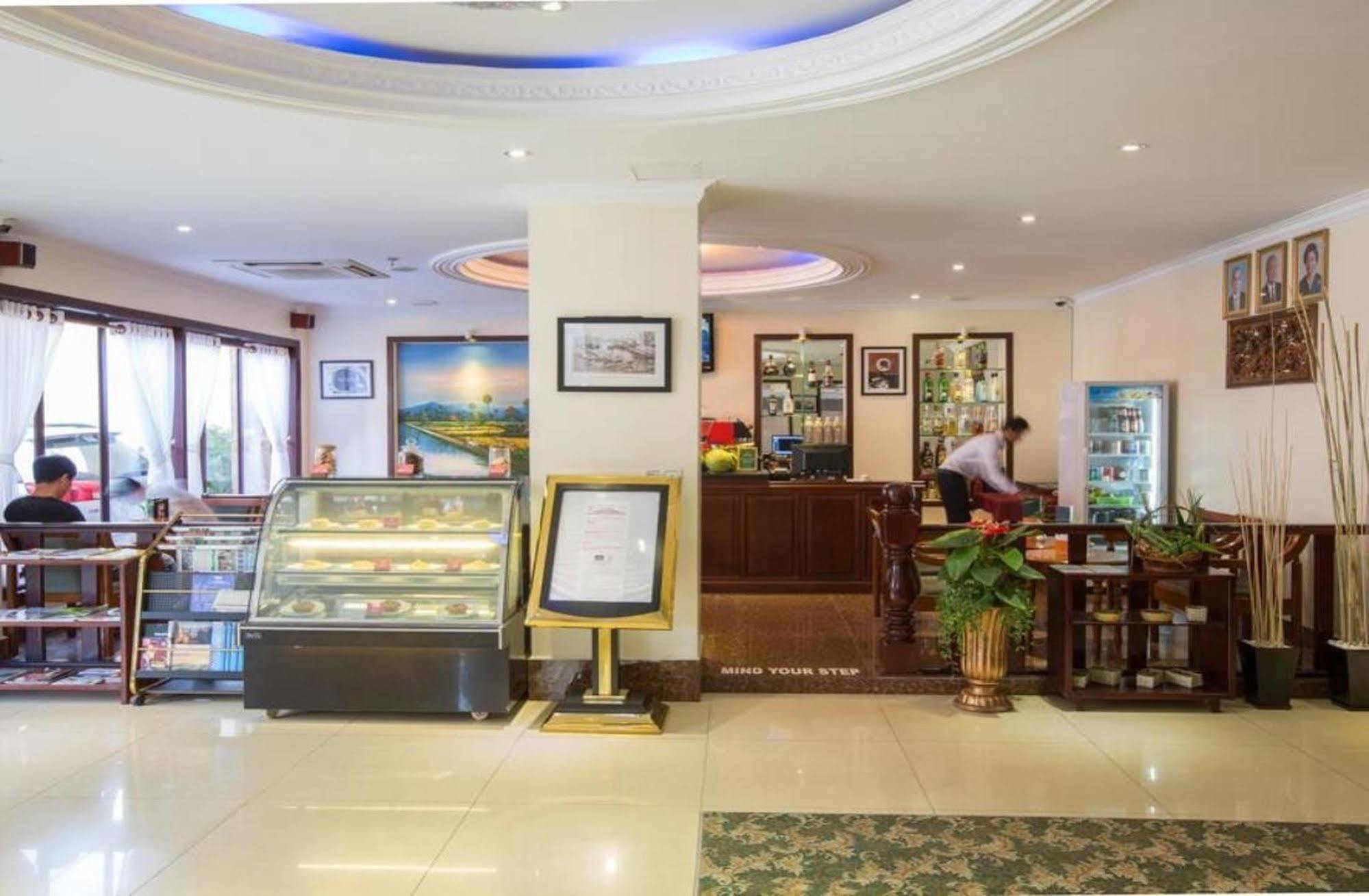 Cardamom Hotel & Apartment Phnompen Kültér fotó