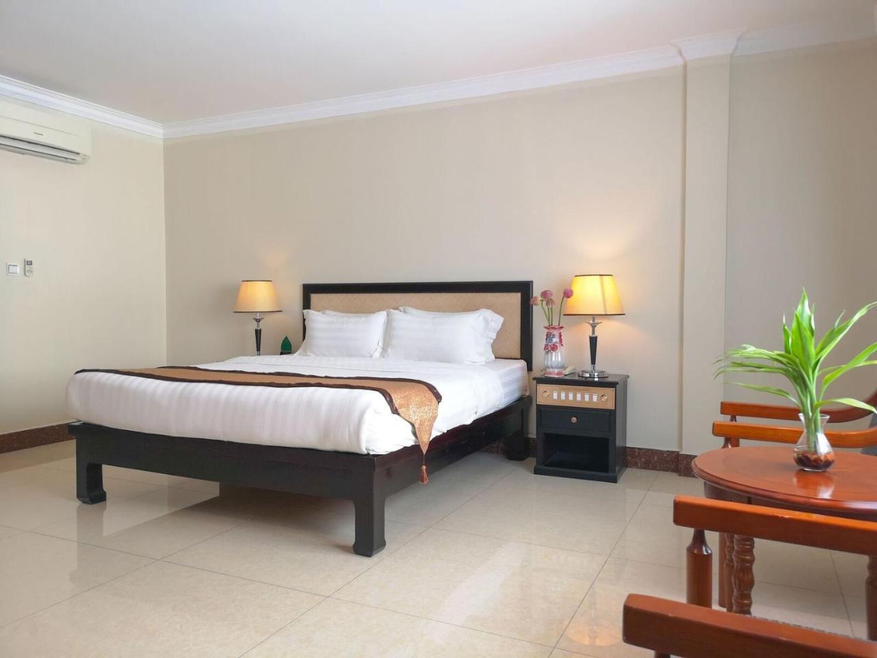 Cardamom Hotel & Apartment Phnompen Kültér fotó