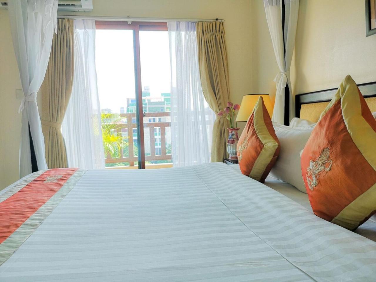 Cardamom Hotel & Apartment Phnompen Kültér fotó