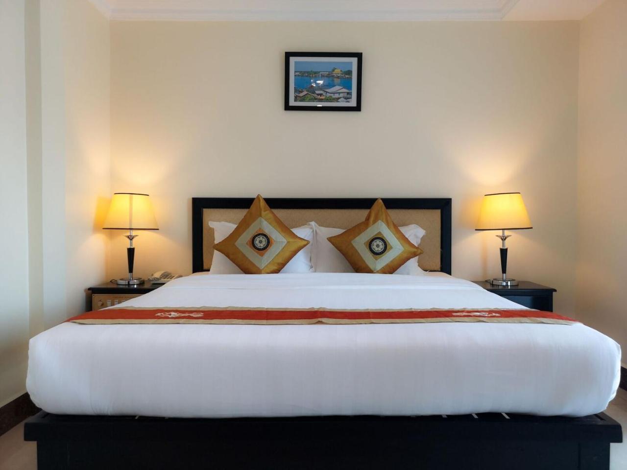 Cardamom Hotel & Apartment Phnompen Kültér fotó